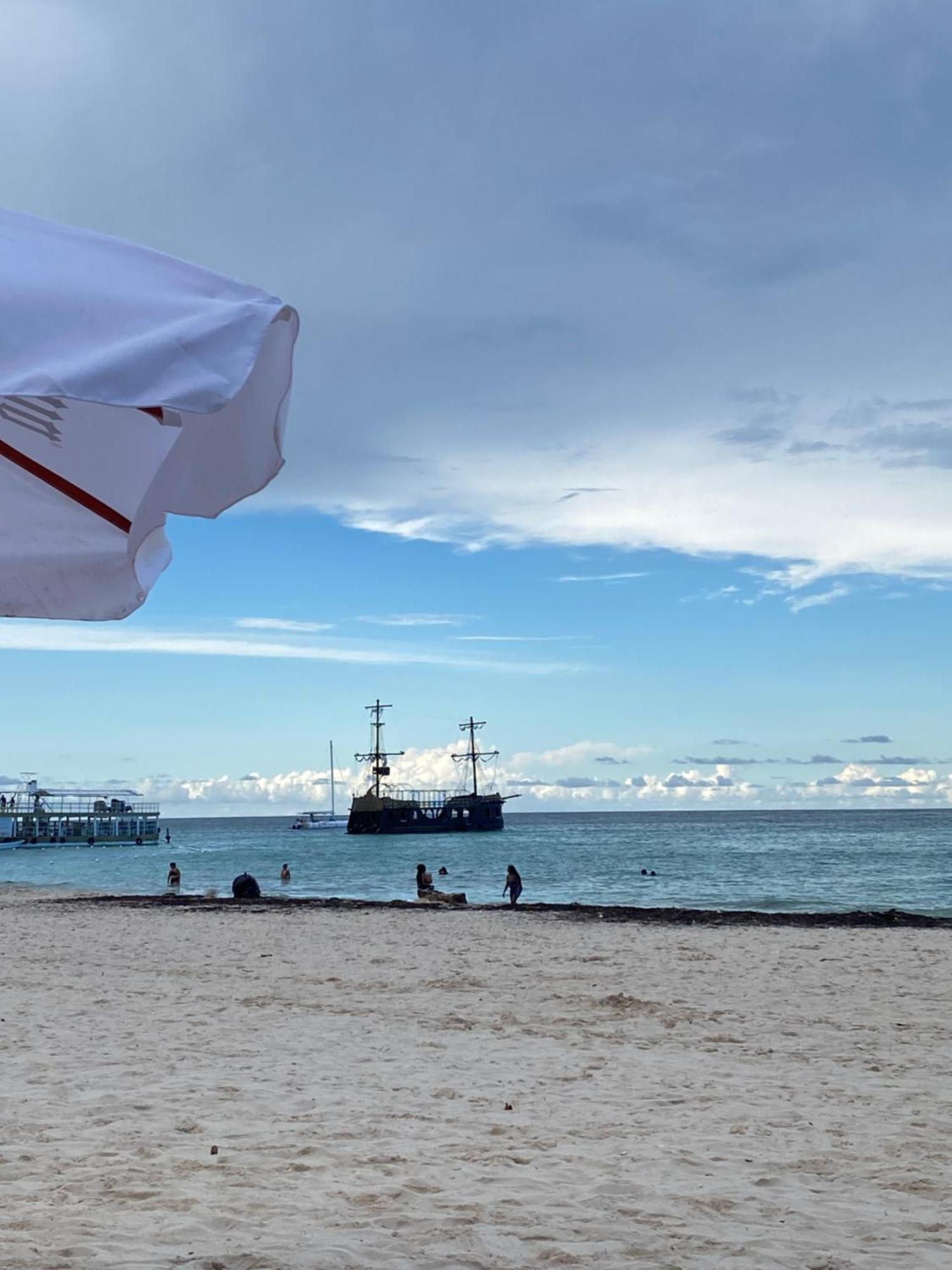Madonna Pool Beach Los Corales Punta Cana Buitenkant foto