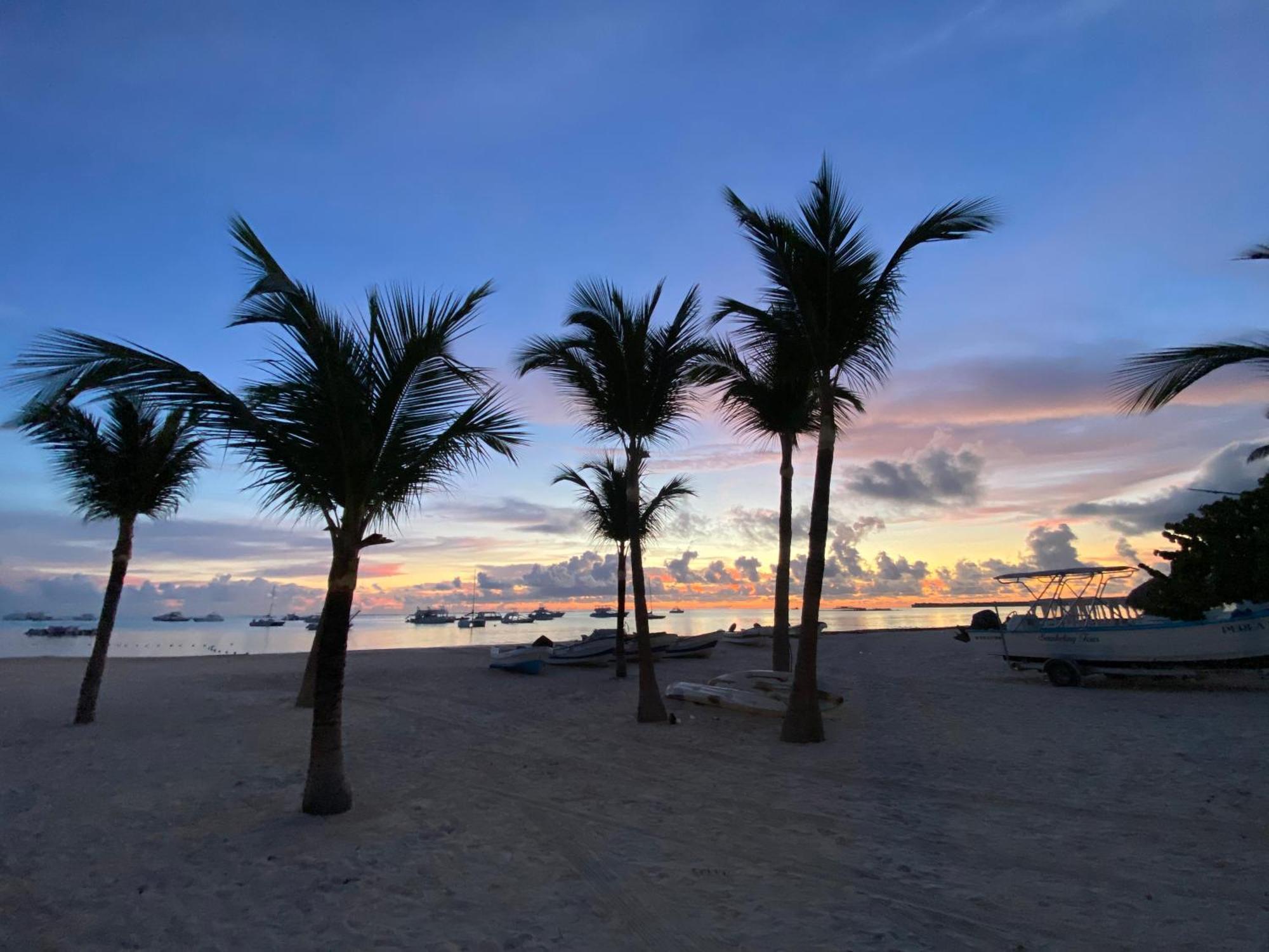 Madonna Pool Beach Los Corales Punta Cana Buitenkant foto