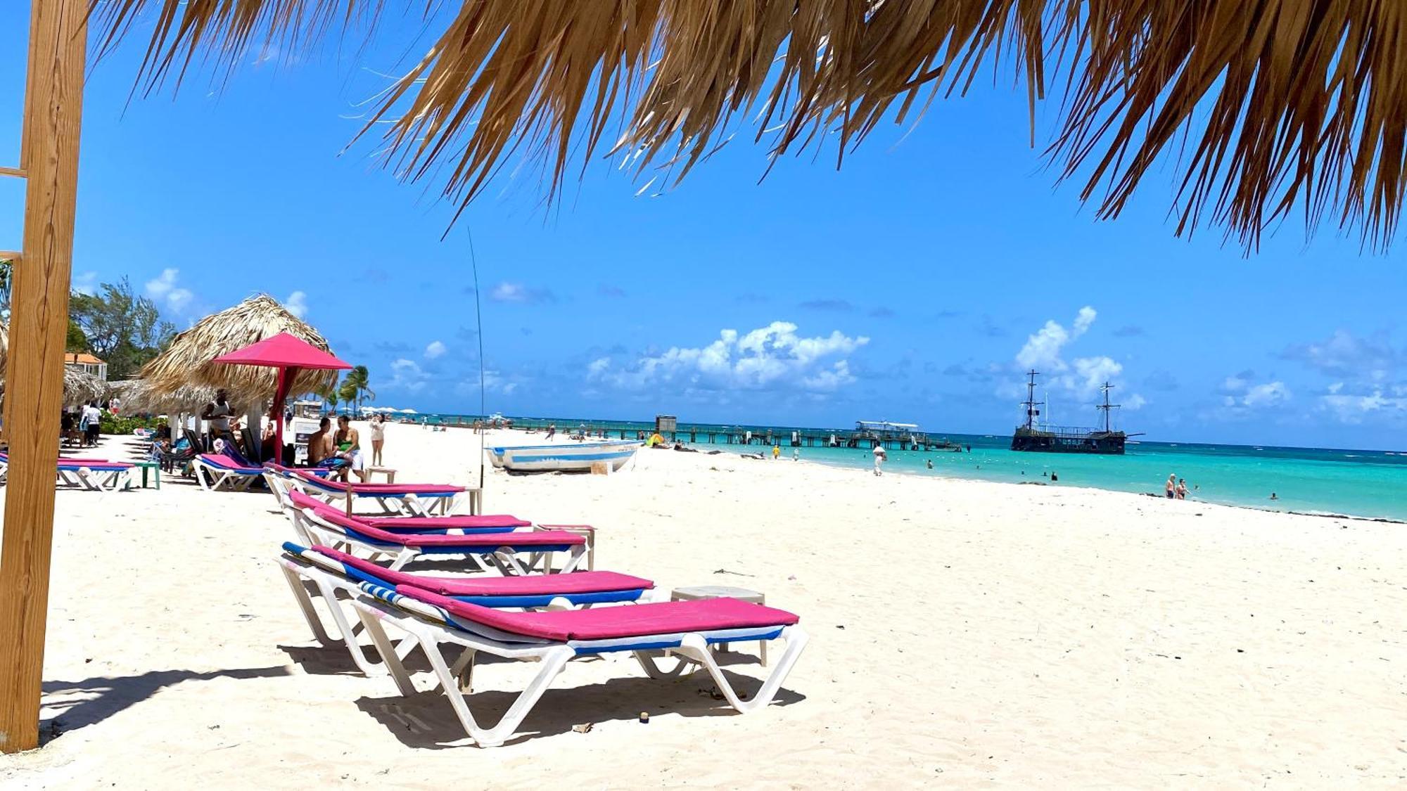 Madonna Pool Beach Los Corales Punta Cana Buitenkant foto